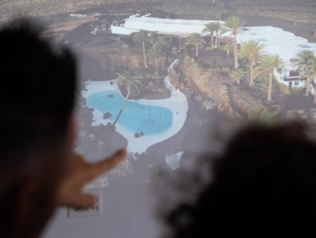 Los Centros habilitan una sala del Islote de Fermina para ofrecer una experiencia visual sobre Jameos del Agua y la Cueva de los Verdes a personas con movilidad reducida (PMR)